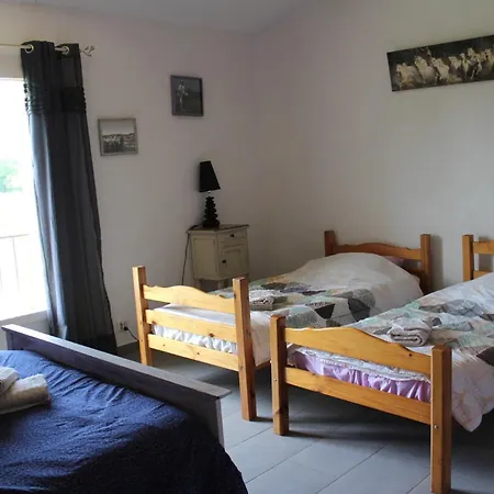 La Sarriette - D'hotes Et D'etape A Bed & Breakfast Eygalieres (Bouches-du-Rhone)