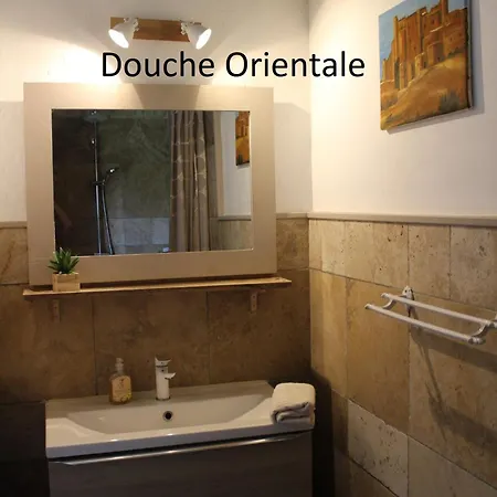 Bed & Breakfast La Sarriette - D'hotes Et D'etape A Eygalieres (Bouches-du-Rhone)