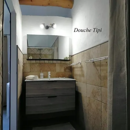 La Sarriette - D'hotes Et D'etape A * Eygalieres (Bouches-du-Rhone)